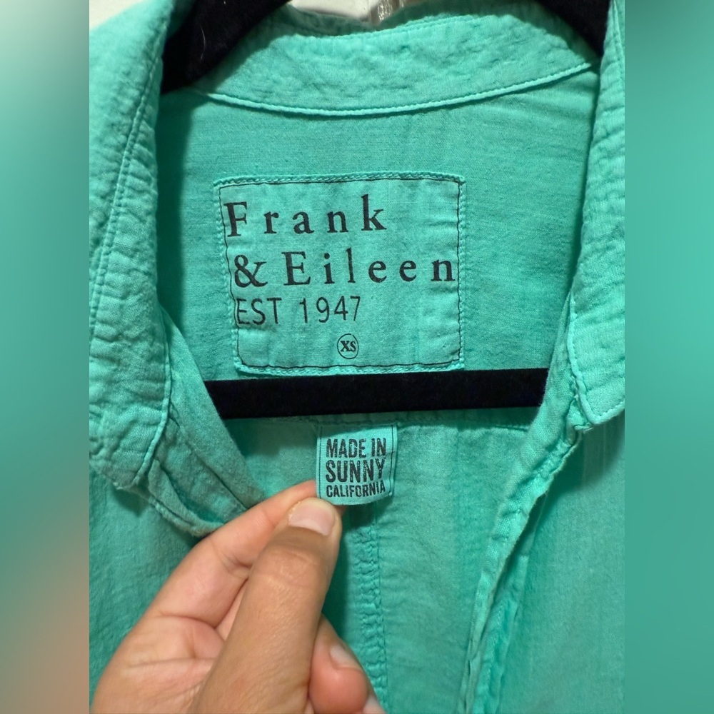 Frank & Eileen Light Green Button Down Shirt FABULOUS FOR SPRING!! - Picture 4 of 7